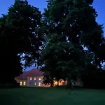 Arboris - Retreat Into The Open Villa *