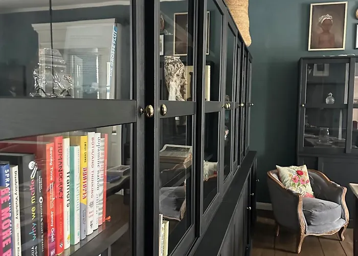 Arboris - Retreat Into The Open Villa *